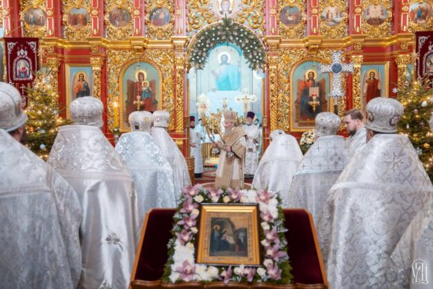 photo_5472435406743136401_y