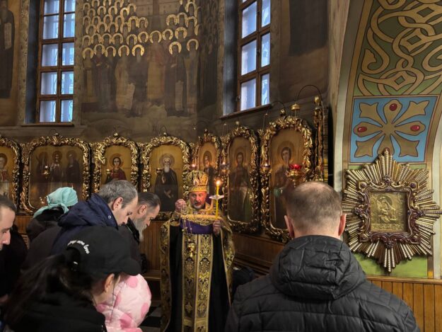 photo_5400235322870200306_y