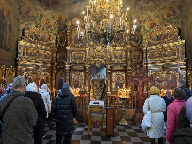 photo_5399826360379238878_y