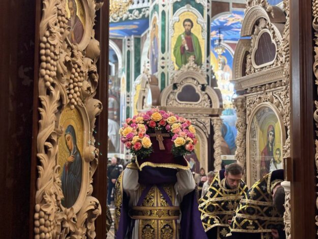 photo_5402078160192925201_y