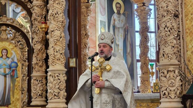 photo_5386346523916365436_y