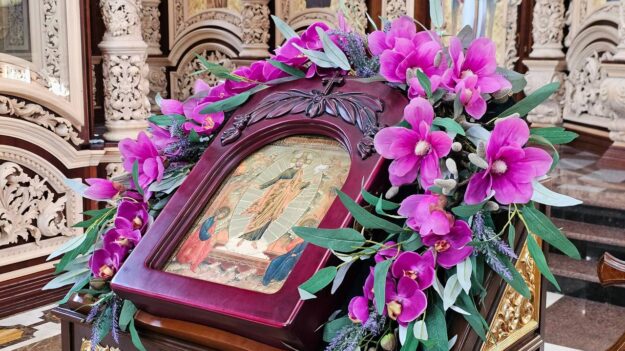 photo_5404817382960135193_y