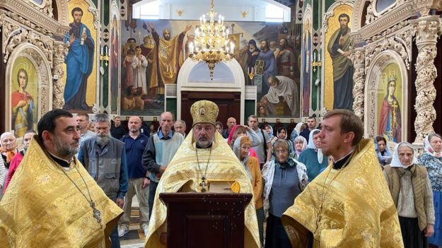 photo_5407033199537812937_y