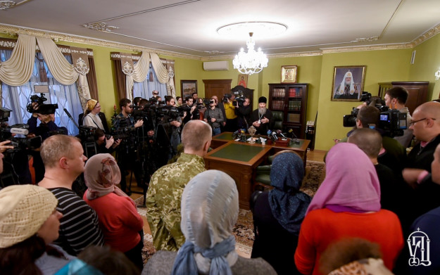 Матері полонених