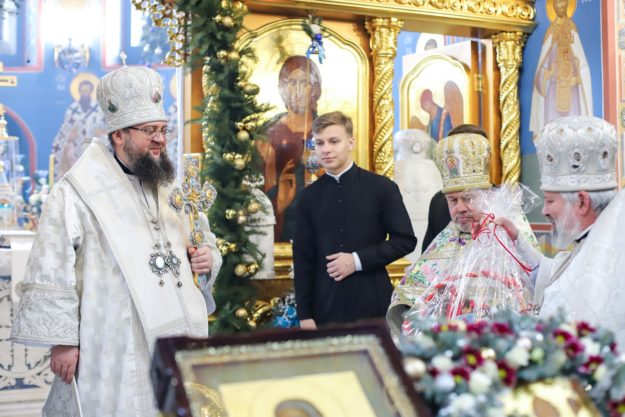 B4383F28-B072-4DF8-A8B1-4F055E2D5C1D