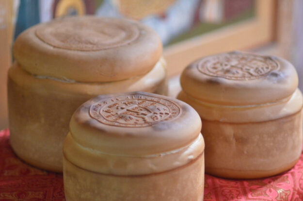 1623-chto-takoe-artos-i-s-chem-ego-edyat