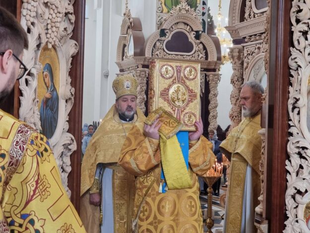 photo_5292091366366630005_y