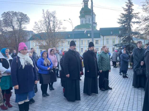 photo_5299042624906318454_y