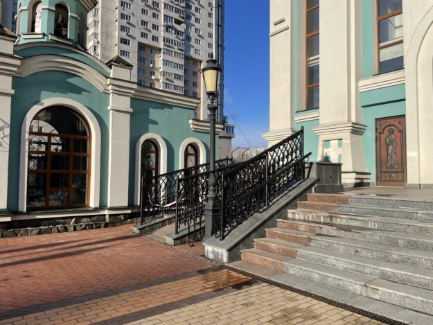 photo_5217822418222046196_y