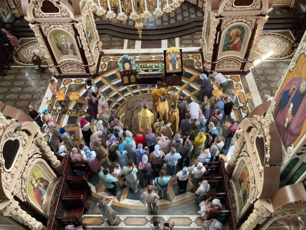 photo_5377716474329816966_y