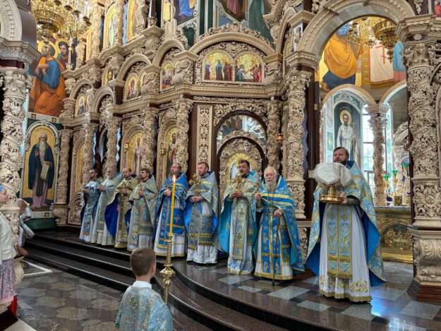 photo_5438368718288709873_y