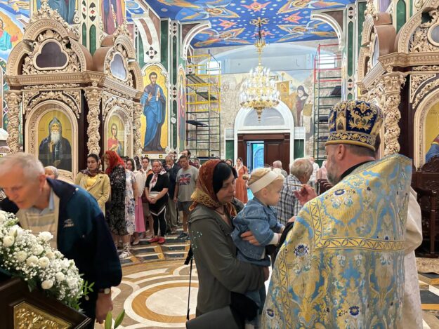 photo_5438368718288710427_y