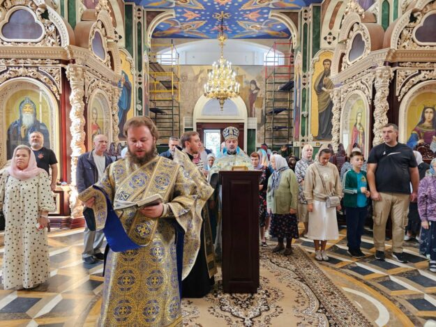 photo_5440691831739374975_y